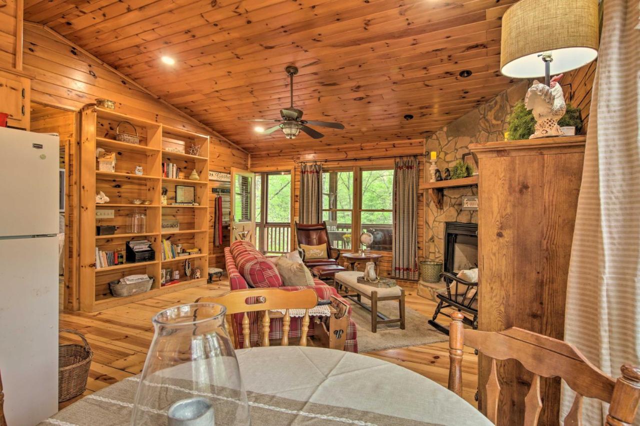 Peaceful Blue Ridge Cabin With Decks And Fire Pit エクステリア 写真