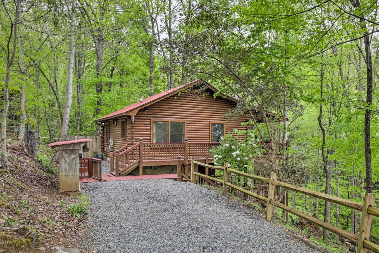 Peaceful Blue Ridge Cabin With Decks And Fire Pit エクステリア 写真