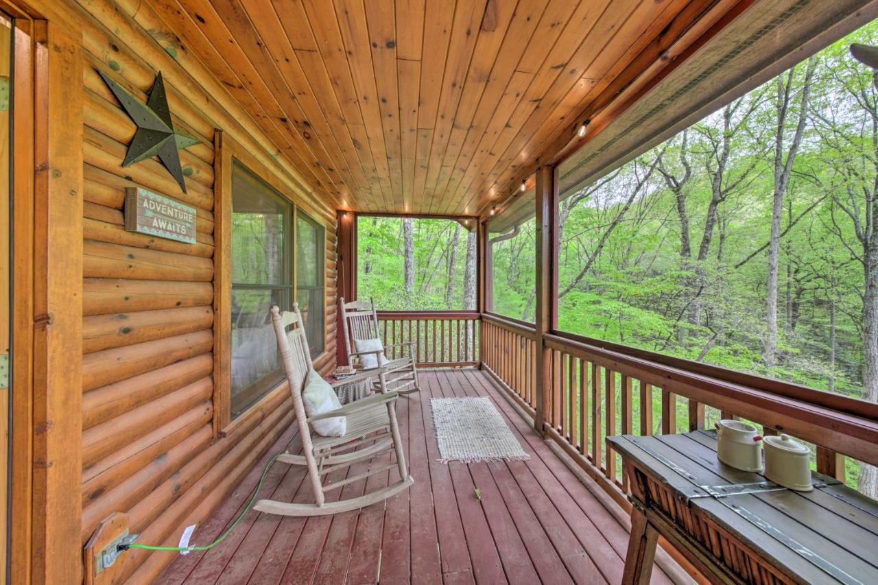Peaceful Blue Ridge Cabin With Decks And Fire Pit エクステリア 写真