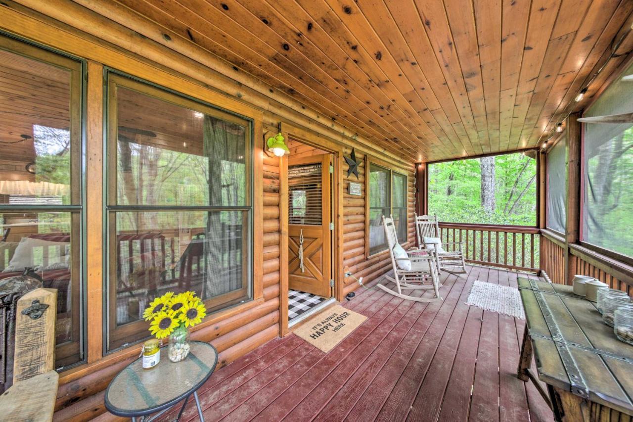 Peaceful Blue Ridge Cabin With Decks And Fire Pit エクステリア 写真