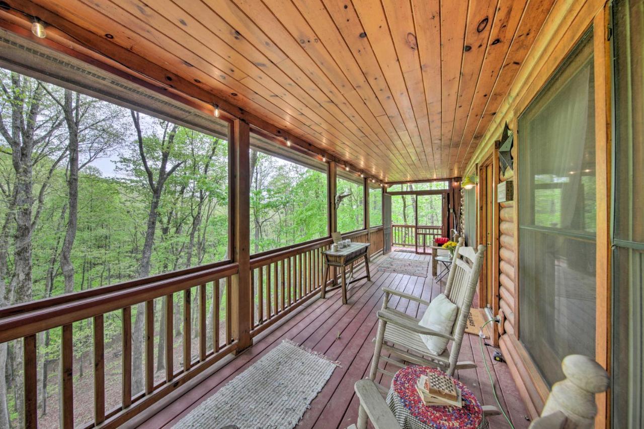 Peaceful Blue Ridge Cabin With Decks And Fire Pit エクステリア 写真